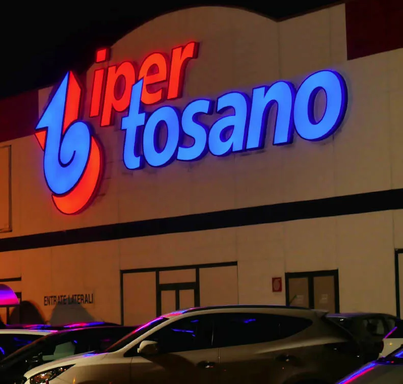 Insegna luminosa per Iper Tosano